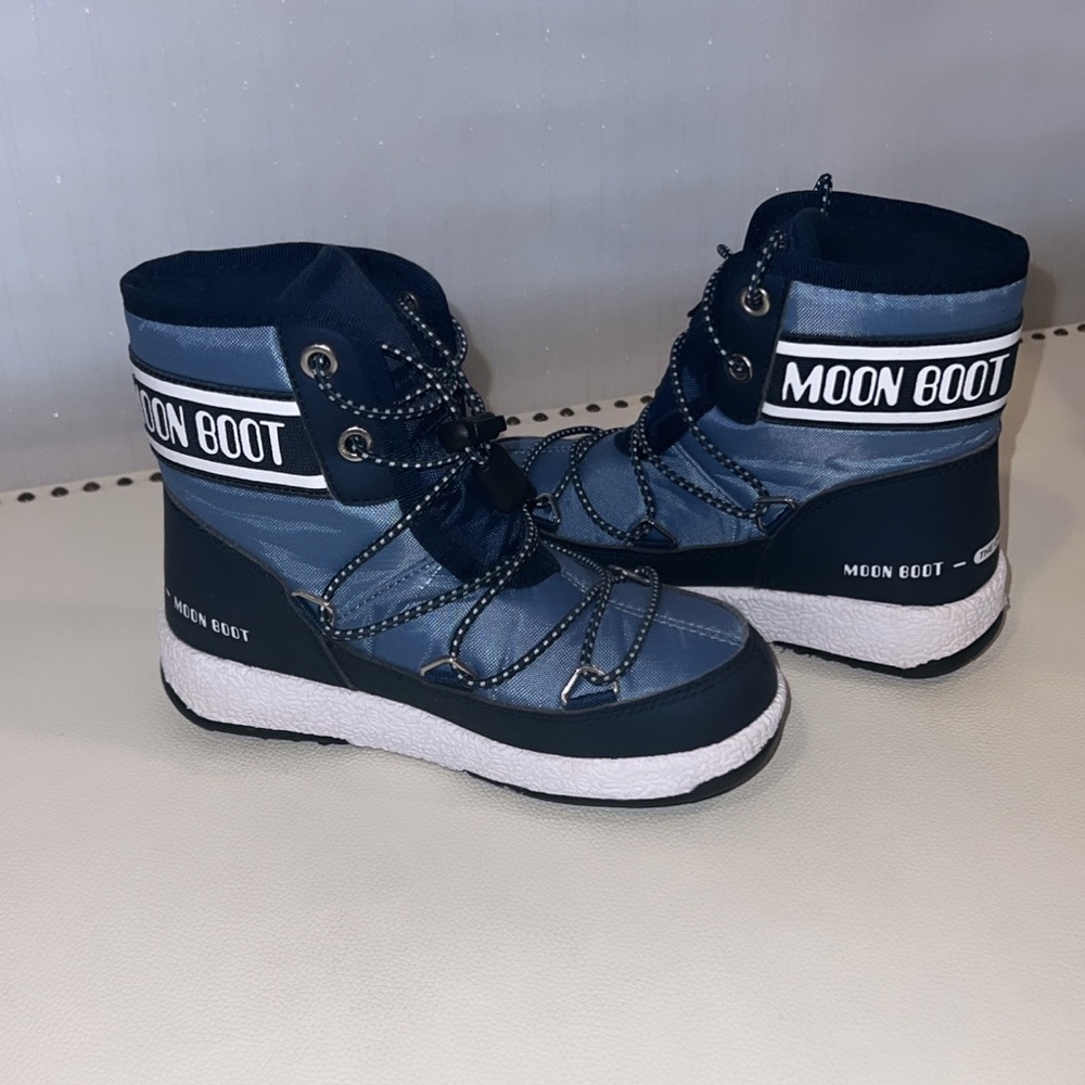 Moonboot protecht snow boots. Size 27 US 10